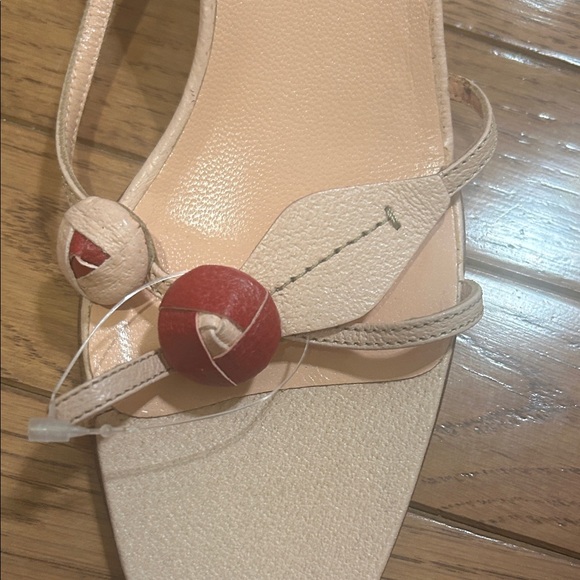 Prada Women's Cream and Red Heels - Picture 3 of 6